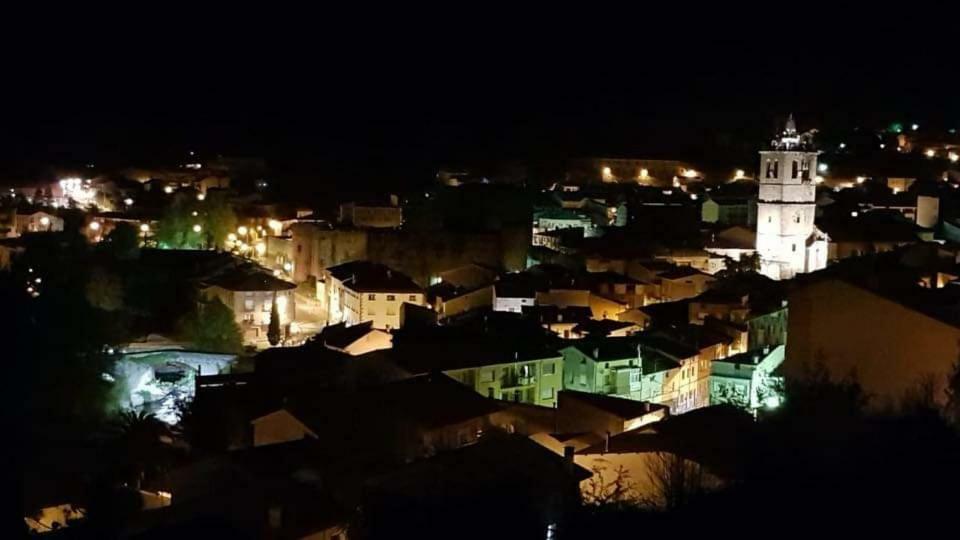 Los Callejones Arenas de San Pedro Extérieur photo